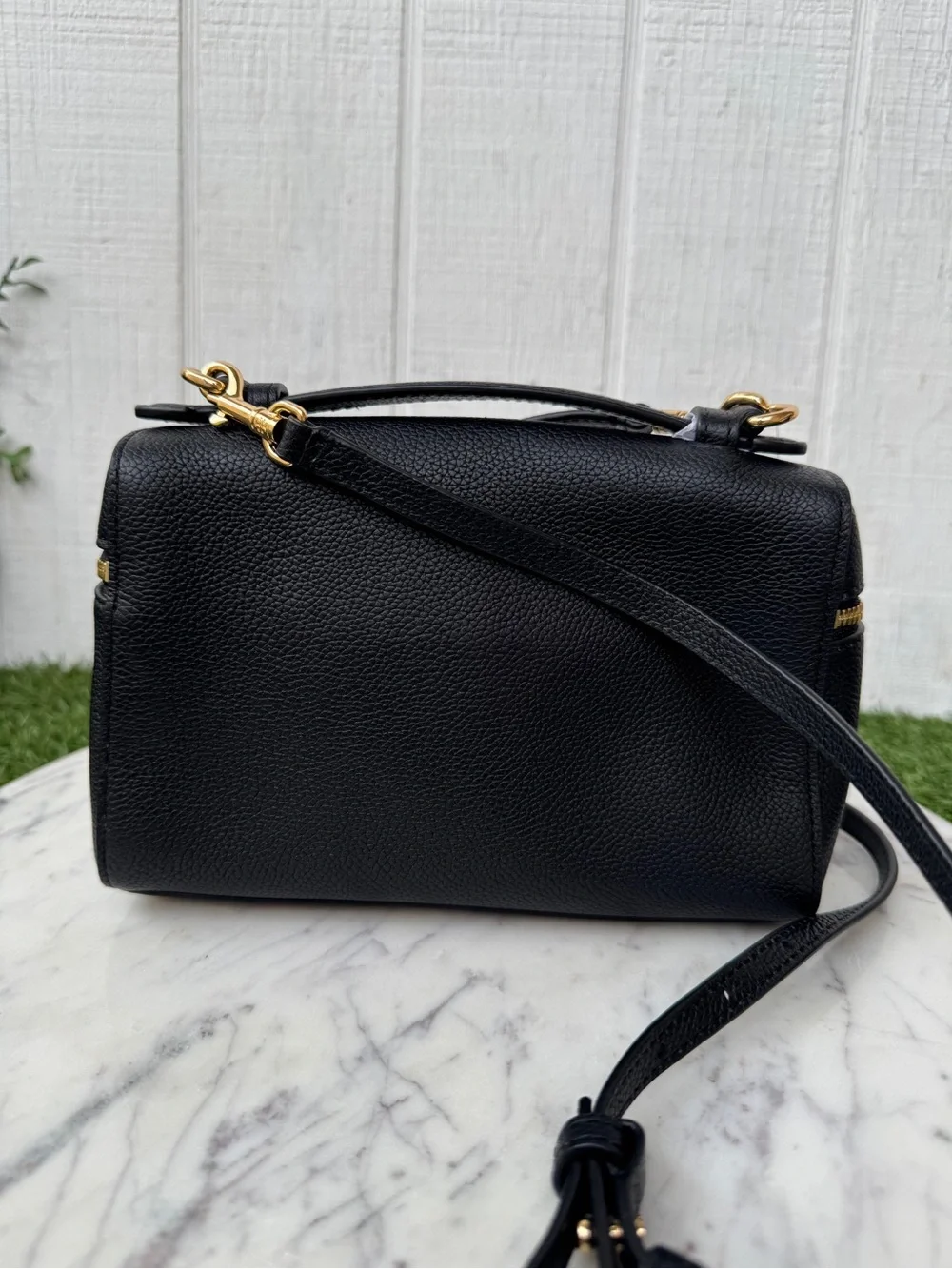 TORY BURCH SLIM ROMY TOP HANDLE
BAG in Black Leather Crossbody Bag like new - Picture 10 of 16